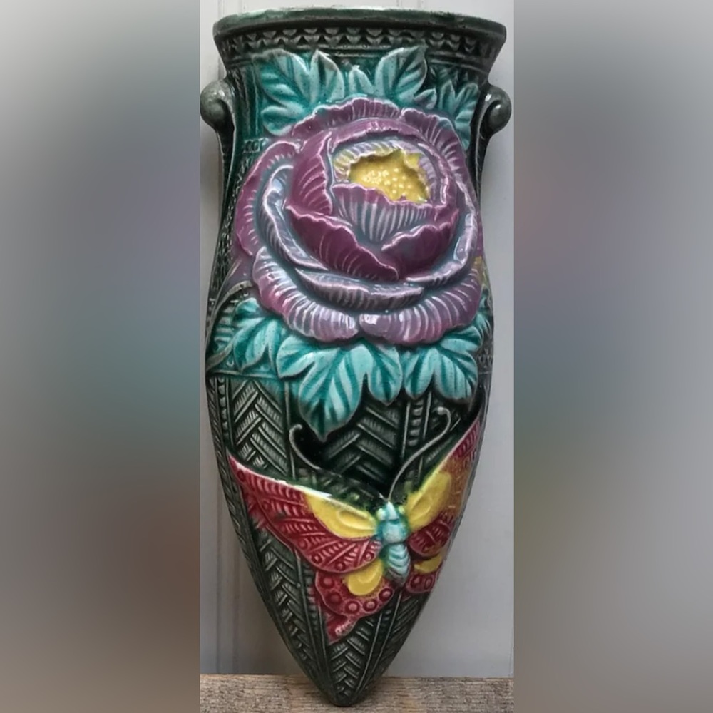 Rare Vintage Art Deco Japanese Majolica Wall Pocket Sconce Vase